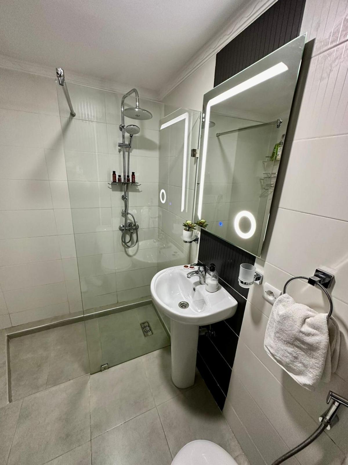 Appart Neuf Lumineux Climatise 1Ere Etage แทนเจียร์ ภายนอก รูปภาพ